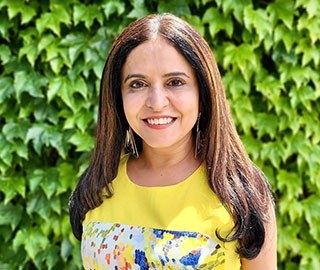 Dr Ina Takkar